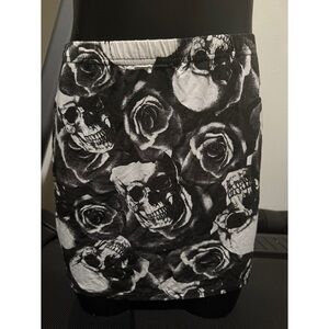 Edgy Skull and Rose Mini Skirt - Black and White